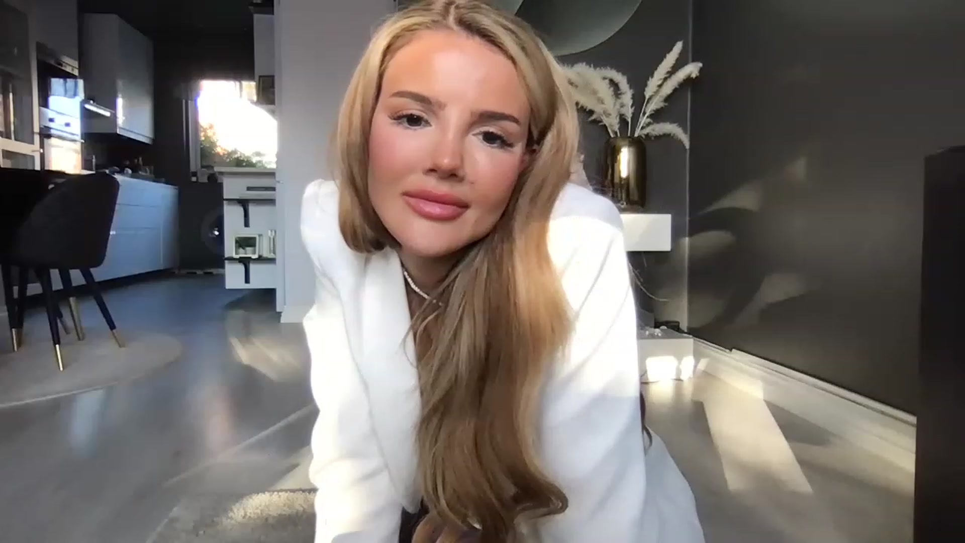 Gallery image thumbnail from Babebusiness's myfreecams stream on, 05/19/2023, 17:50 image 19 of 20