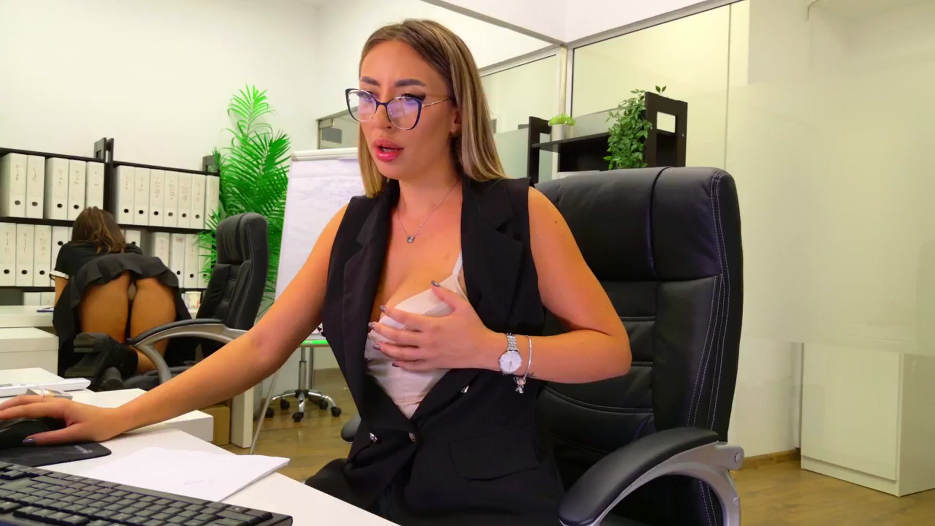 Gallery image thumbnail from BabesGoWild's myfreecams stream on, 09/15/2025, 10:47 image 1 of 20