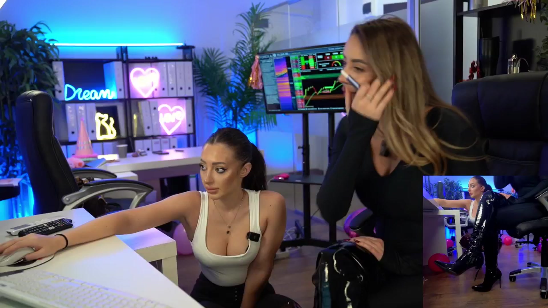 Gallery image thumbnail from BabesGoWild's myfreecams stream on, 12/03/2025, 08:50 image 8 of 20
