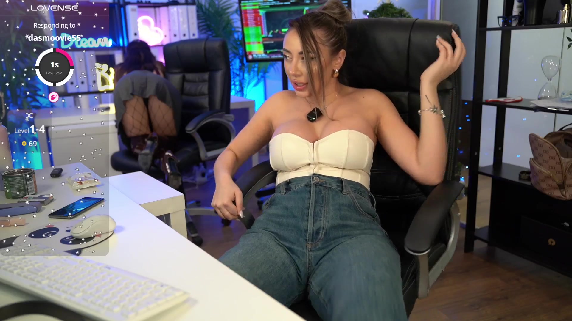 Gallery image thumbnail from BabesGoWild's myfreecams stream on, 12/17/2025, 23:37 image 18 of 20