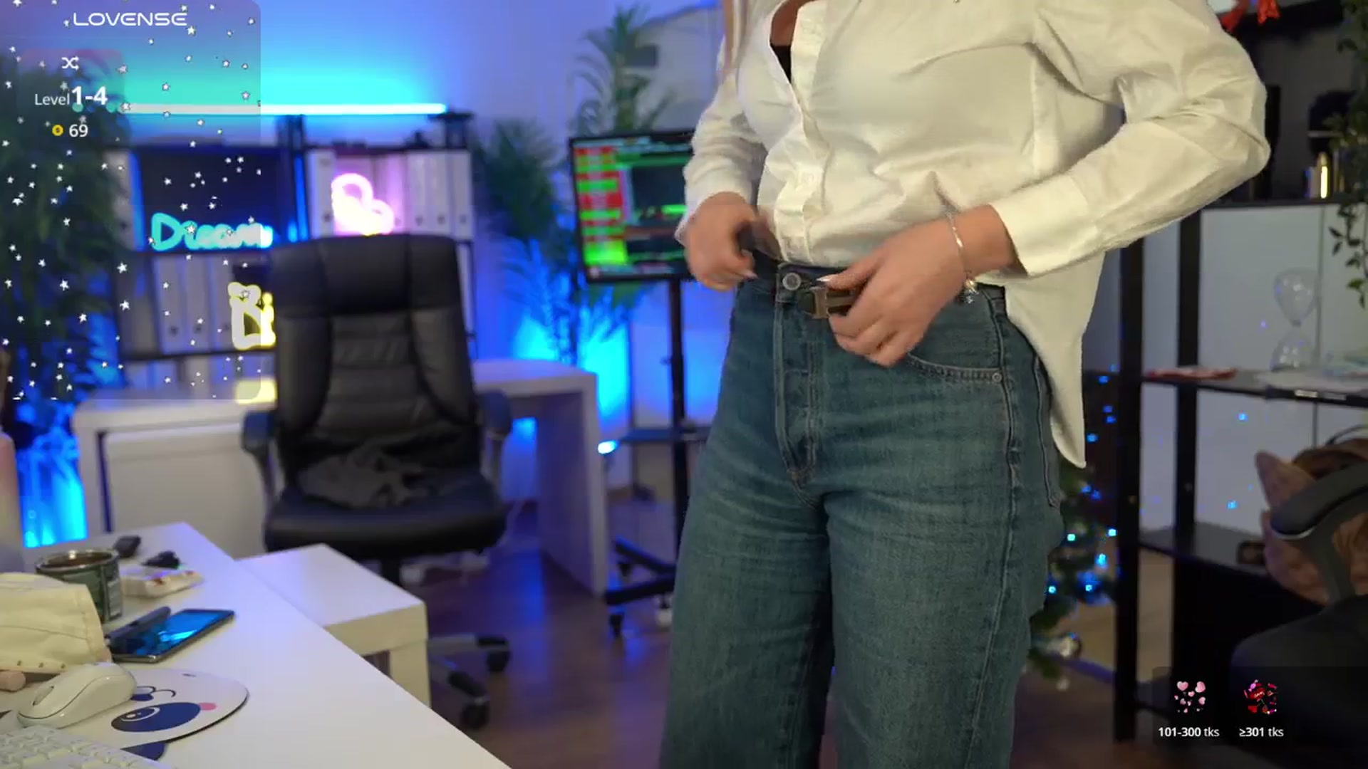 Gallery image thumbnail from BabesGoWild's myfreecams stream on, 12/17/2025, 23:51 image 18 of 20