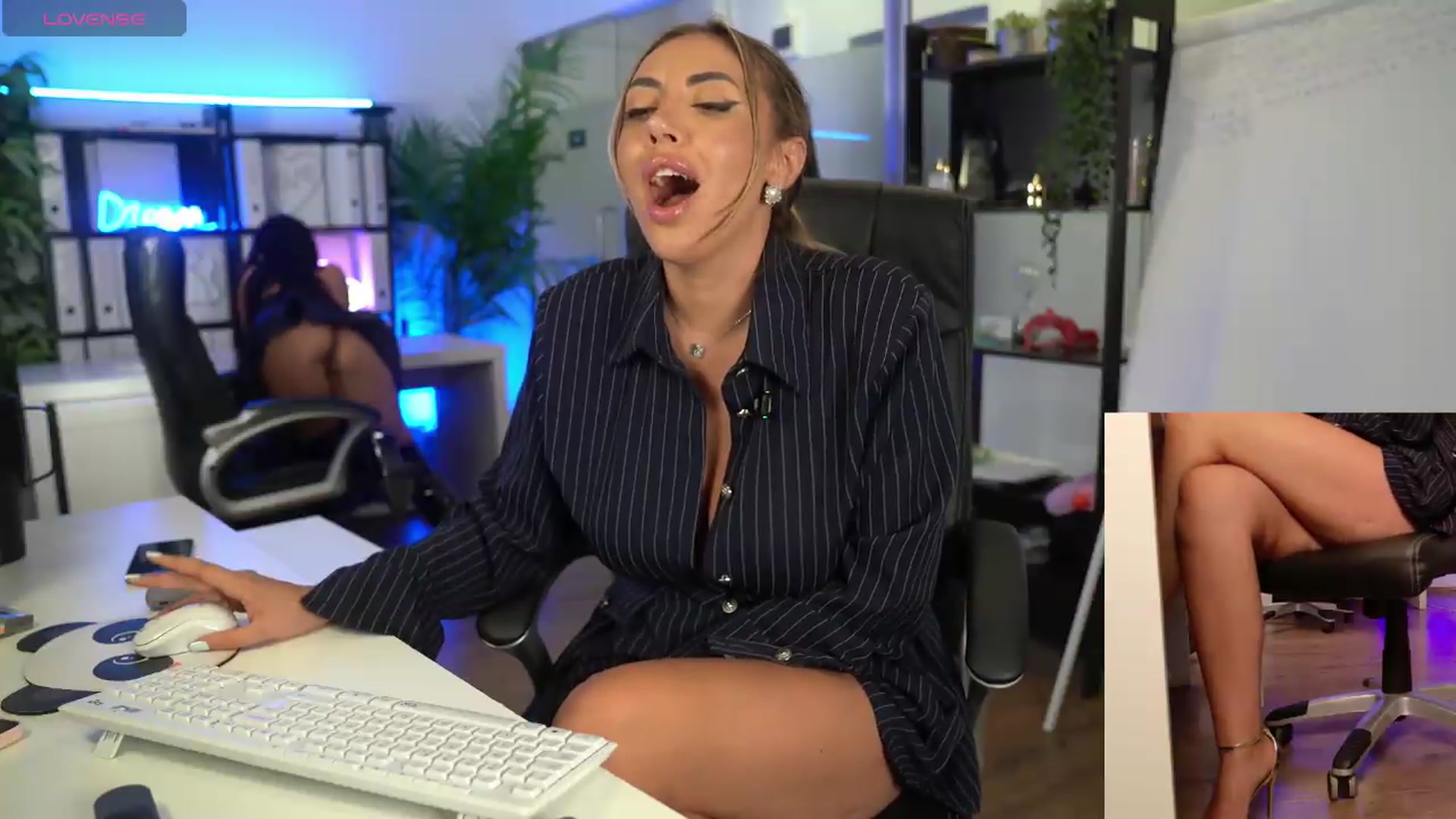 Gallery image thumbnail from BabesGoWild's myfreecams stream on, 08/19/2026, 11:27 image 7 of 20