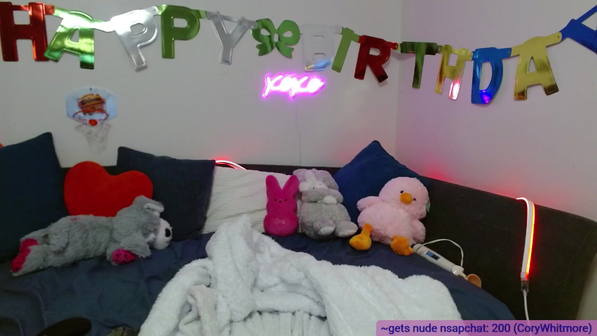 Gallery image thumbnail from BabesHouse's myfreecams stream on, 05/03/2025, 04:11 image 17 of 20