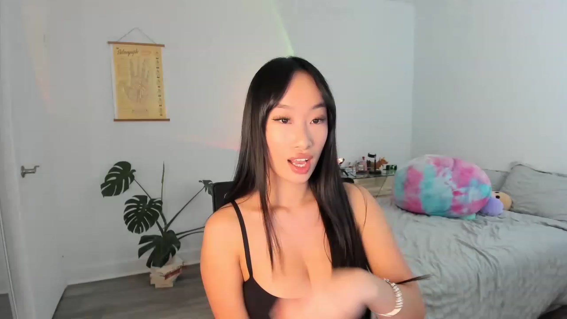 Gallery image thumbnail from BabieLee's myfreecams stream on, 03/10/2023, 24:32 image 16 of 20