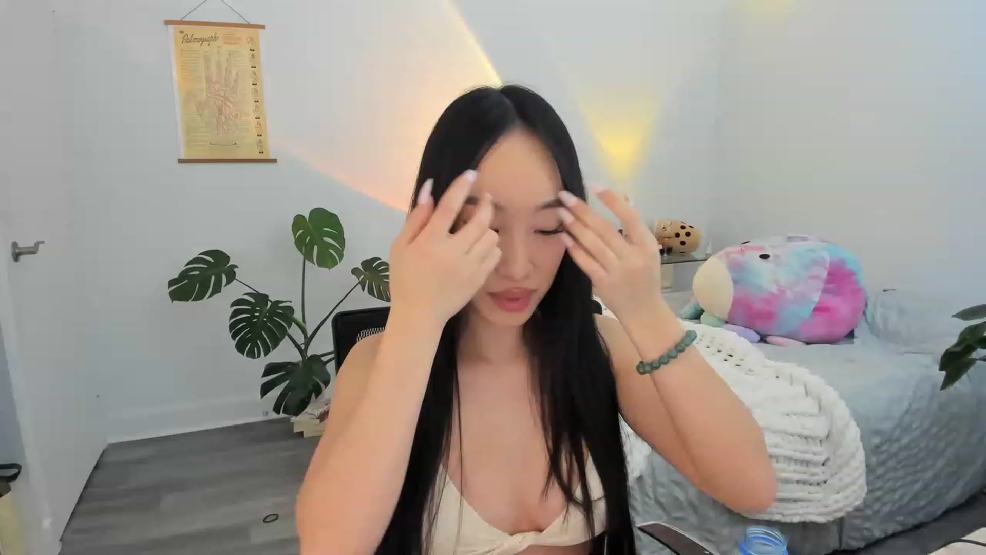 Gallery image thumbnail from BabieLee's myfreecams stream on, 04/12/2023, 05:55 image 1 of 20