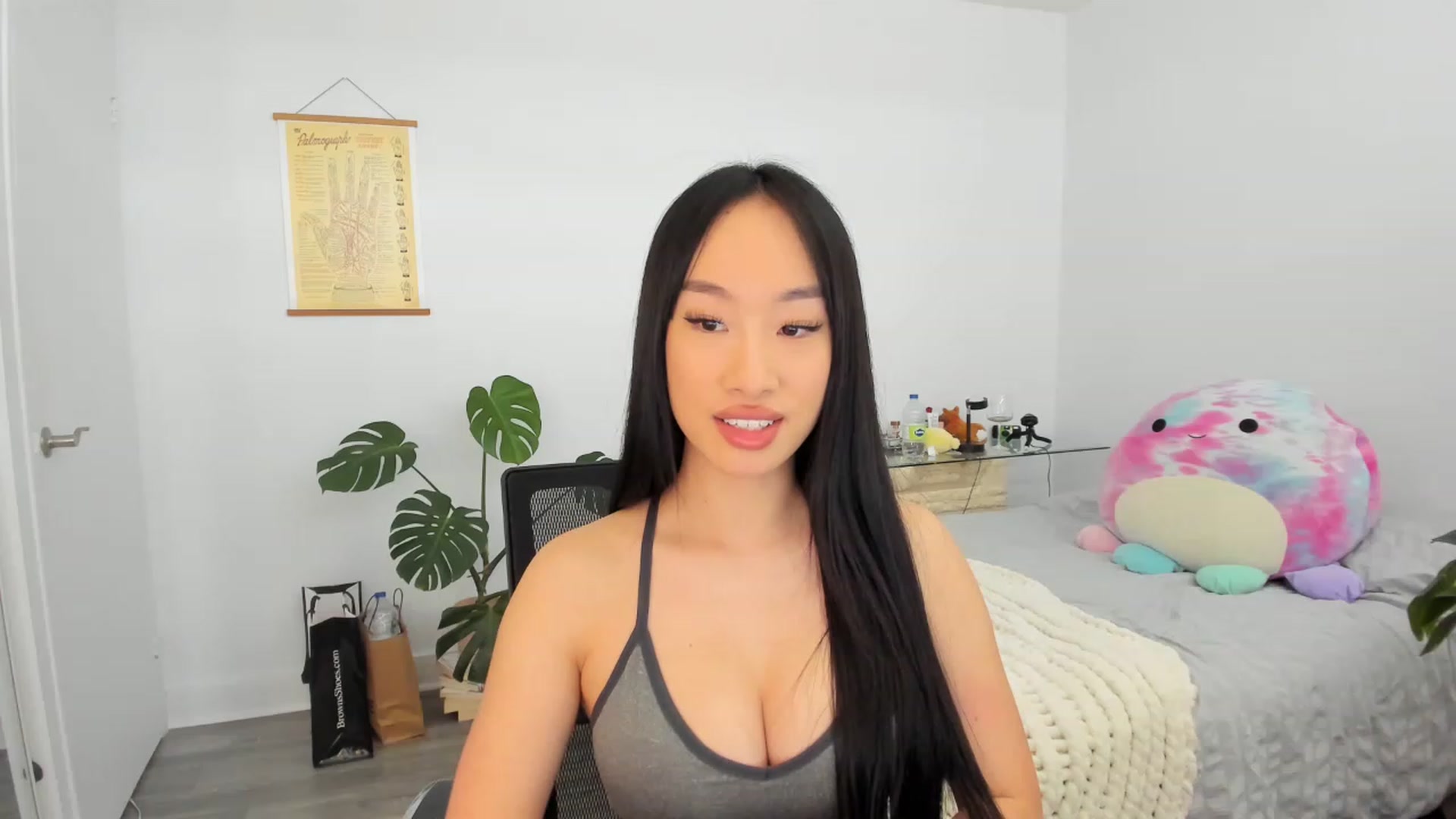 Gallery image thumbnail from BabieLee's myfreecams stream on, 04/18/2023, 21:56 image 9 of 20