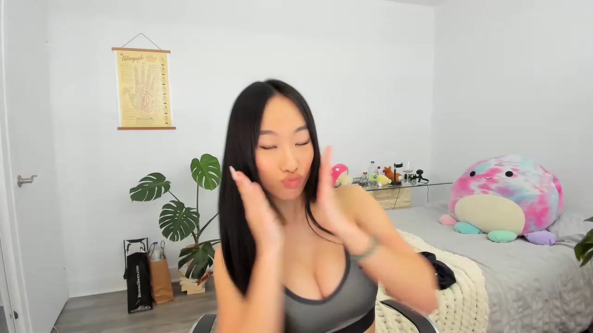 Gallery image thumbnail from BabieLee's myfreecams stream on, 04/18/2023, 21:56 image 6 of 20
