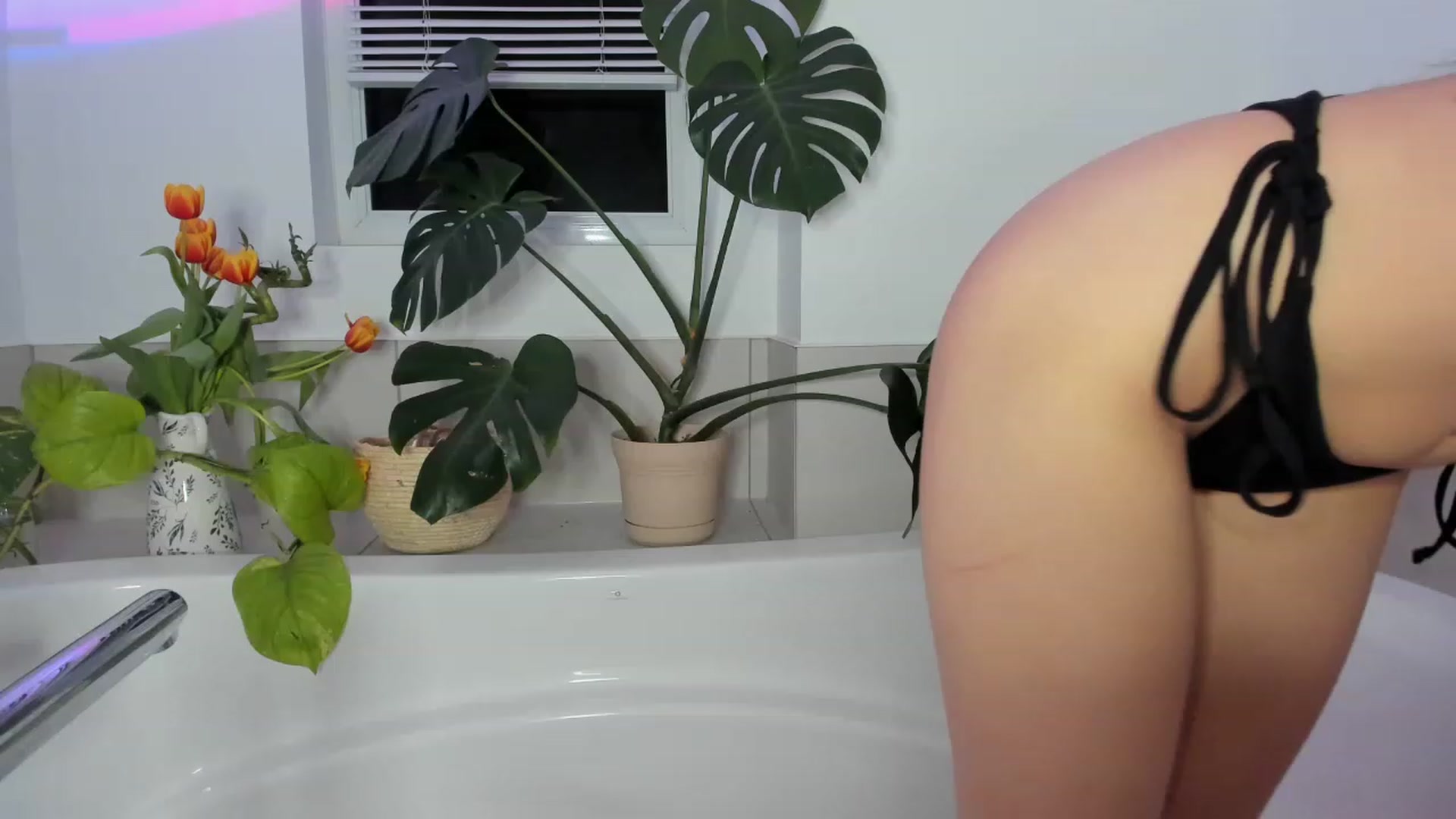Gallery image thumbnail from BabieLee's myfreecams stream on, 05/29/2023, 03:51 image 9 of 20