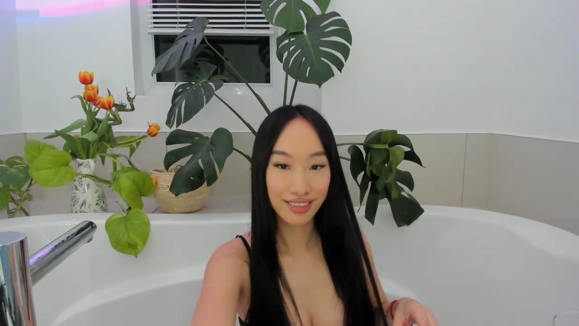 Gallery image thumbnail from BabieLee's myfreecams stream on, 05/29/2023, 03:51 image 16 of 20