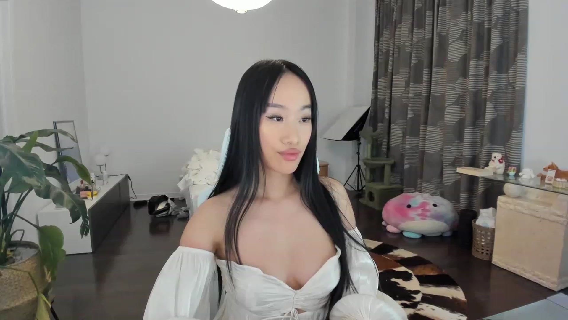 Gallery image thumbnail from BabieLee's myfreecams stream on, 06/29/2023, 04:45 image 4 of 20