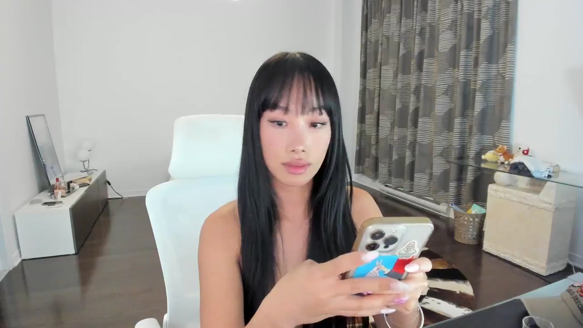 Gallery image thumbnail from BabieLee's myfreecams stream on, 09/17/2023, 03:24 image 18 of 20