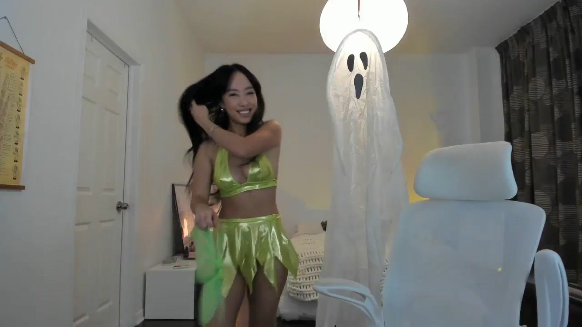 Gallery image thumbnail from BabieLee's myfreecams stream on, 10/25/2023, 04:29 image 19 of 20