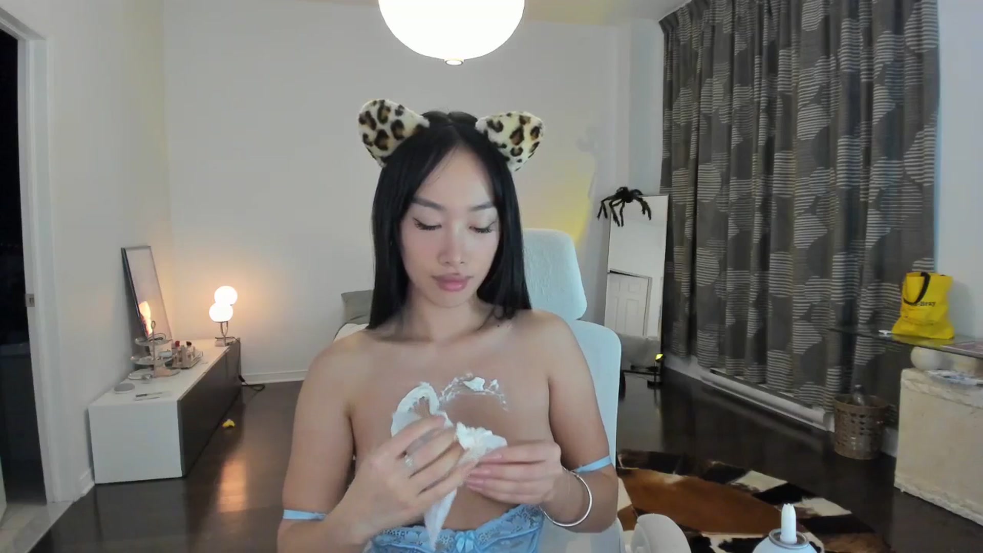 Gallery image thumbnail from BabieLee's myfreecams stream on, 10/31/2023, 06:10 image 8 of 20