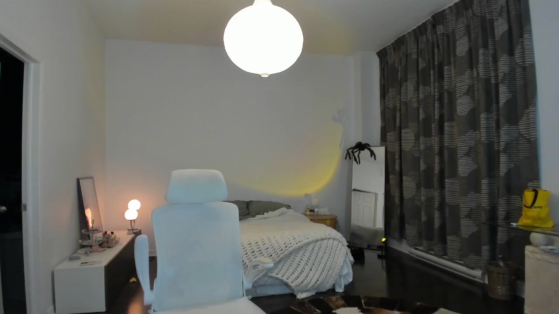 Gallery image thumbnail from BabieLee's myfreecams stream on, 10/31/2023, 06:10 image 7 of 20