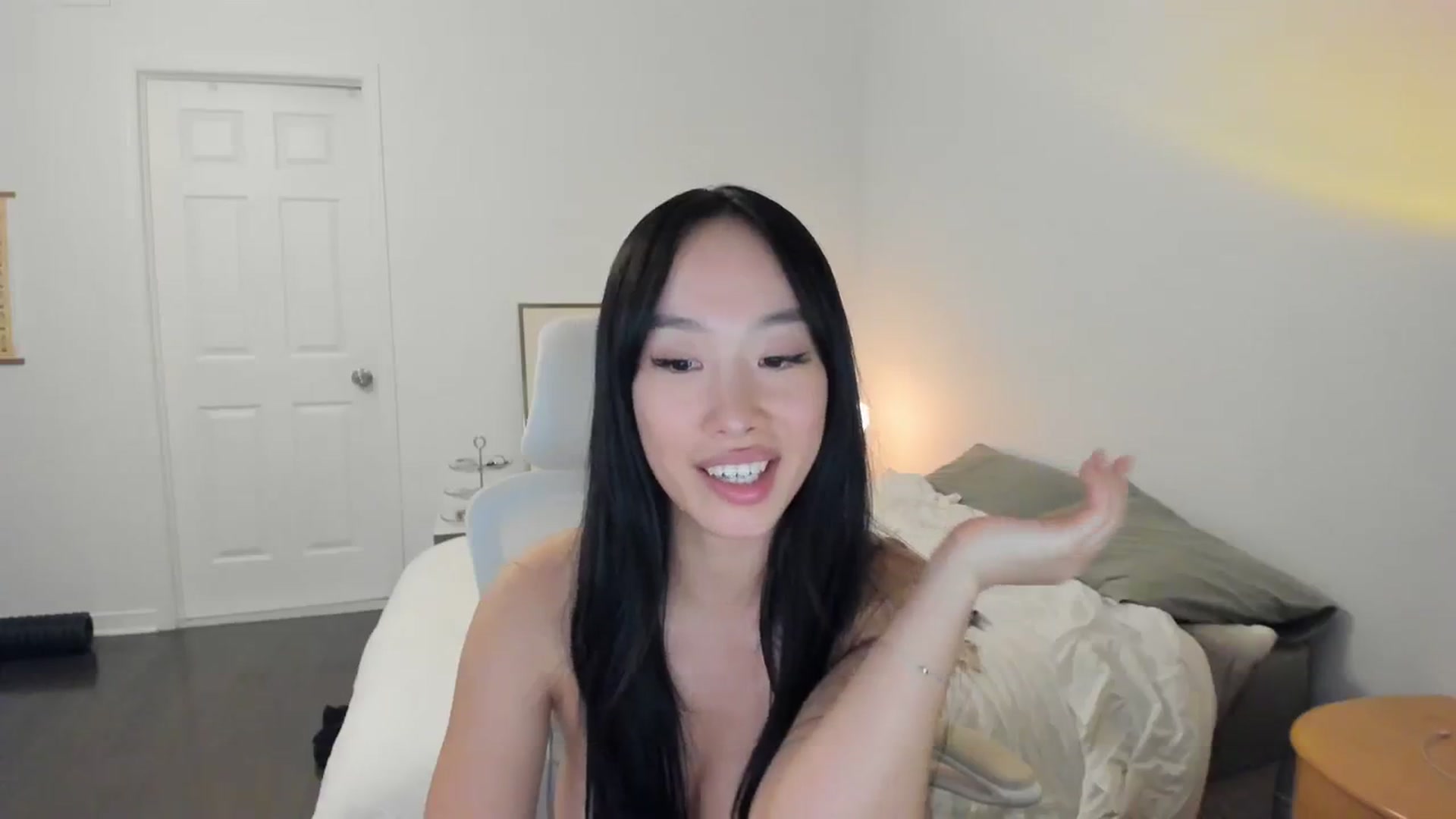Gallery image thumbnail from BabieLee's myfreecams stream on, 12/11/2023, 07:45 image 15 of 20
