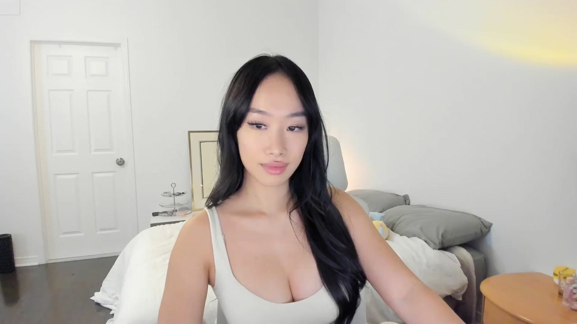Gallery image thumbnail from BabieLee's myfreecams stream on, 12/16/2023, 07:07 image 17 of 20