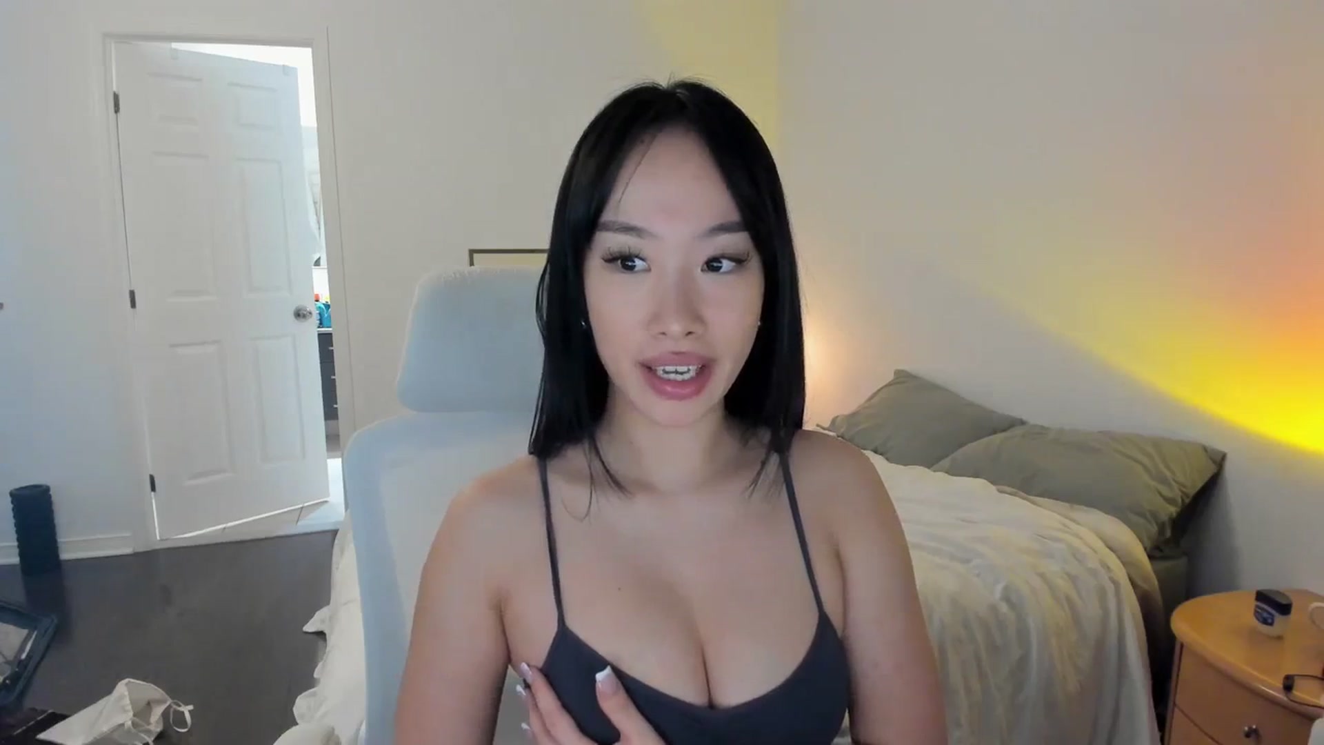 Gallery image thumbnail from BabieLee's myfreecams stream on, 12/24/2023, 07:02 image 13 of 20