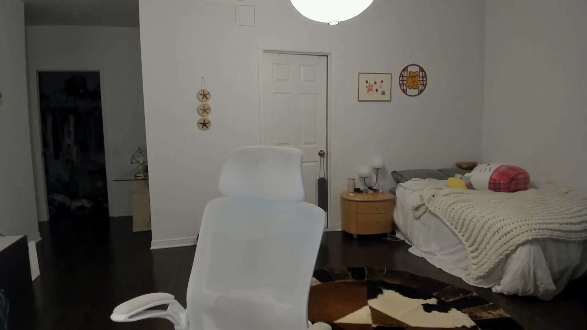 Gallery image thumbnail from BabieLee's myfreecams stream on, 04/01/2024, 24:36 image 2 of 20
