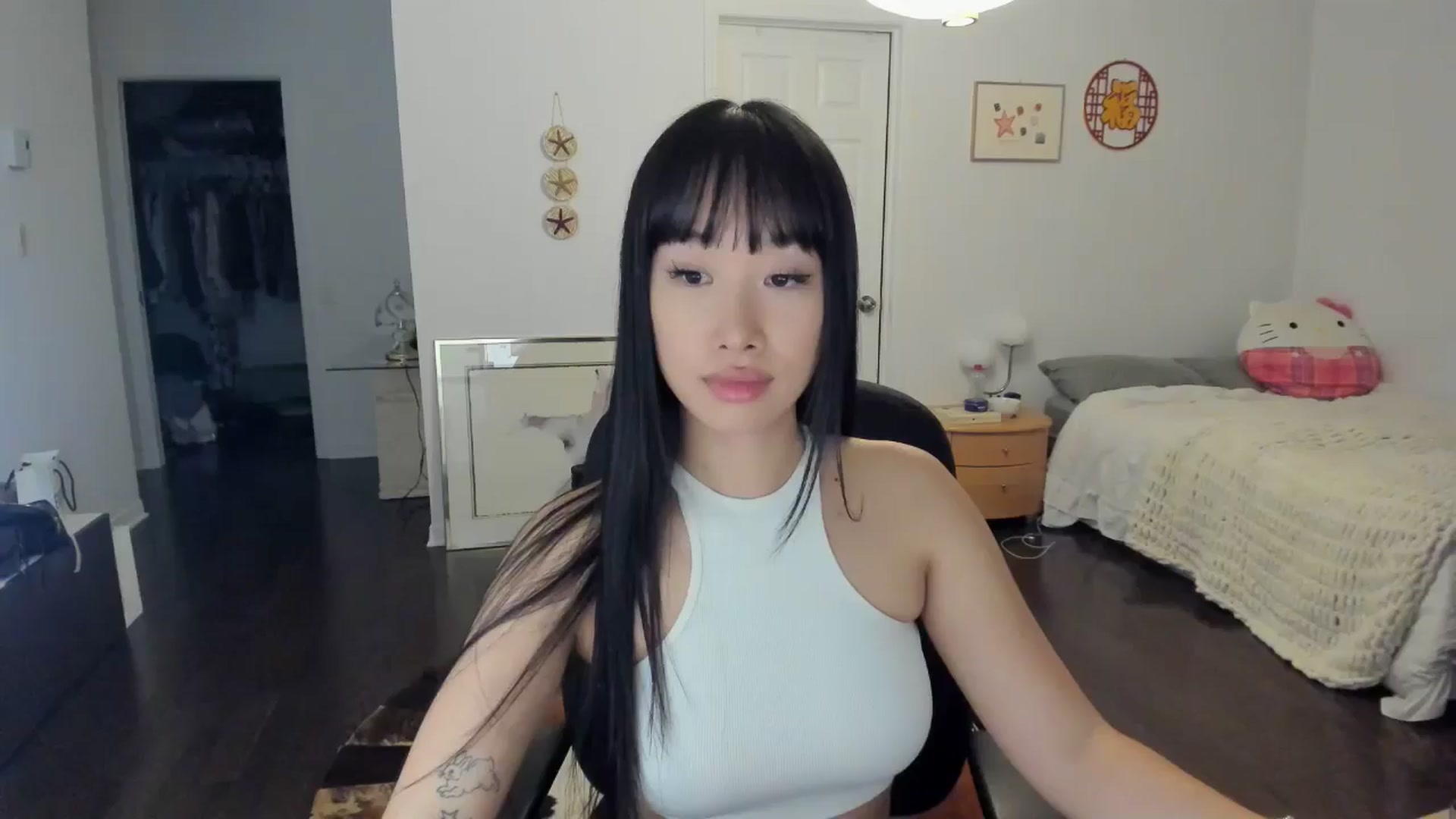 Gallery image thumbnail from BabieLee's myfreecams stream on, 05/15/2024, 03:24 image 18 of 20