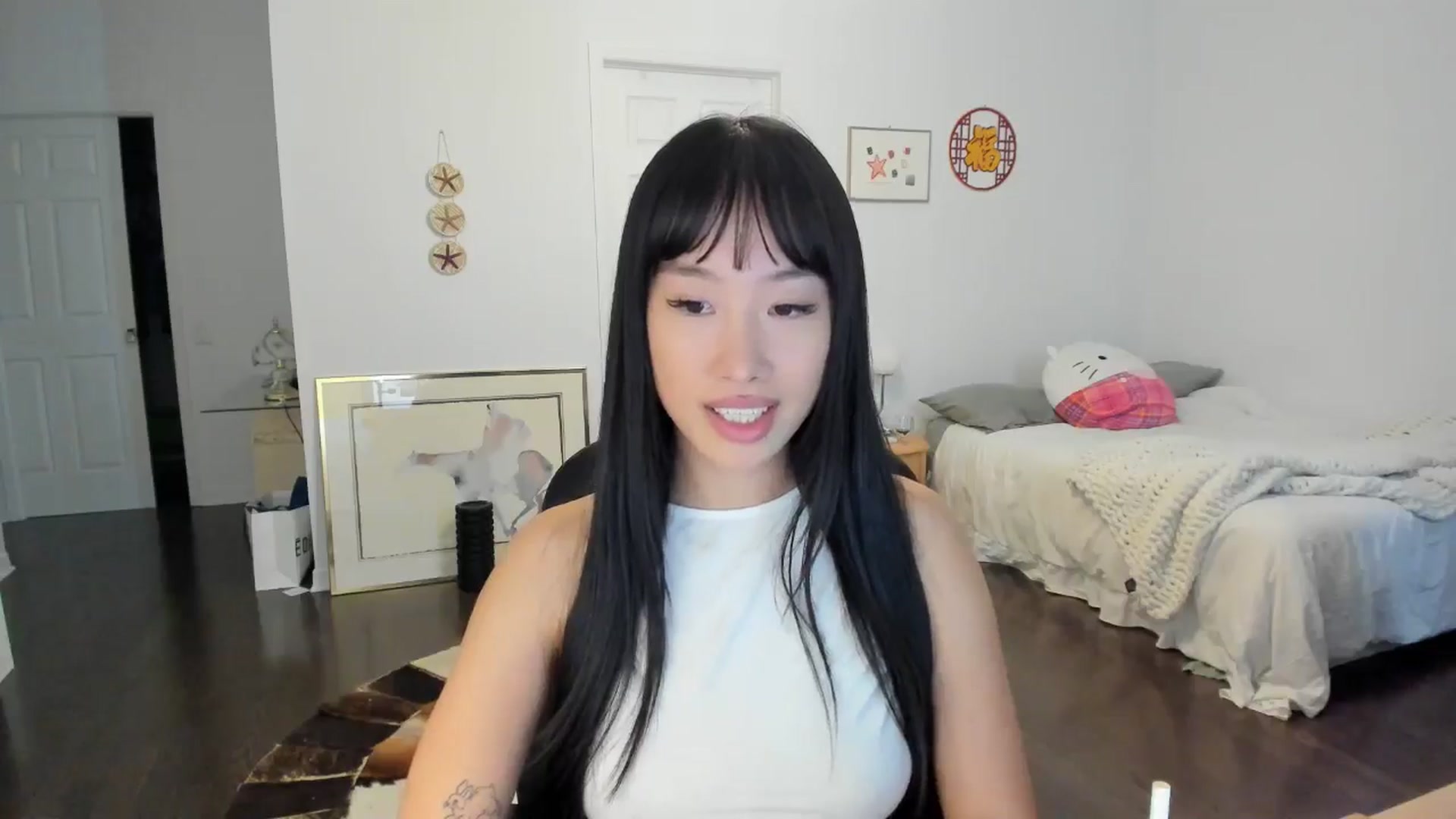 Gallery image thumbnail from BabieLee's myfreecams stream on, 05/24/2024, 19:17 image 19 of 20