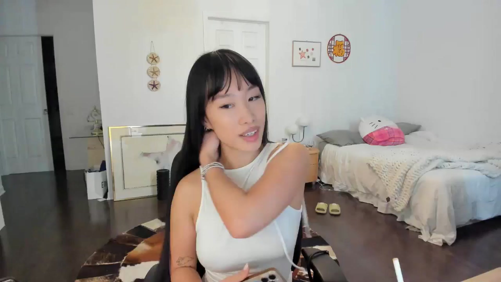 Gallery image thumbnail from BabieLee's myfreecams stream on, 05/24/2024, 19:17 image 10 of 20