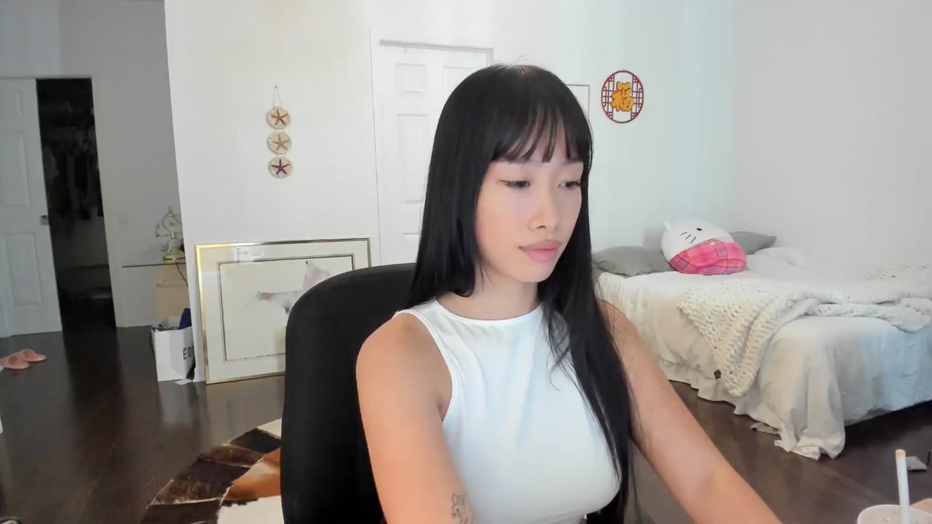 Gallery image thumbnail from BabieLee's myfreecams stream on, 05/24/2024, 20:12 image 16 of 20