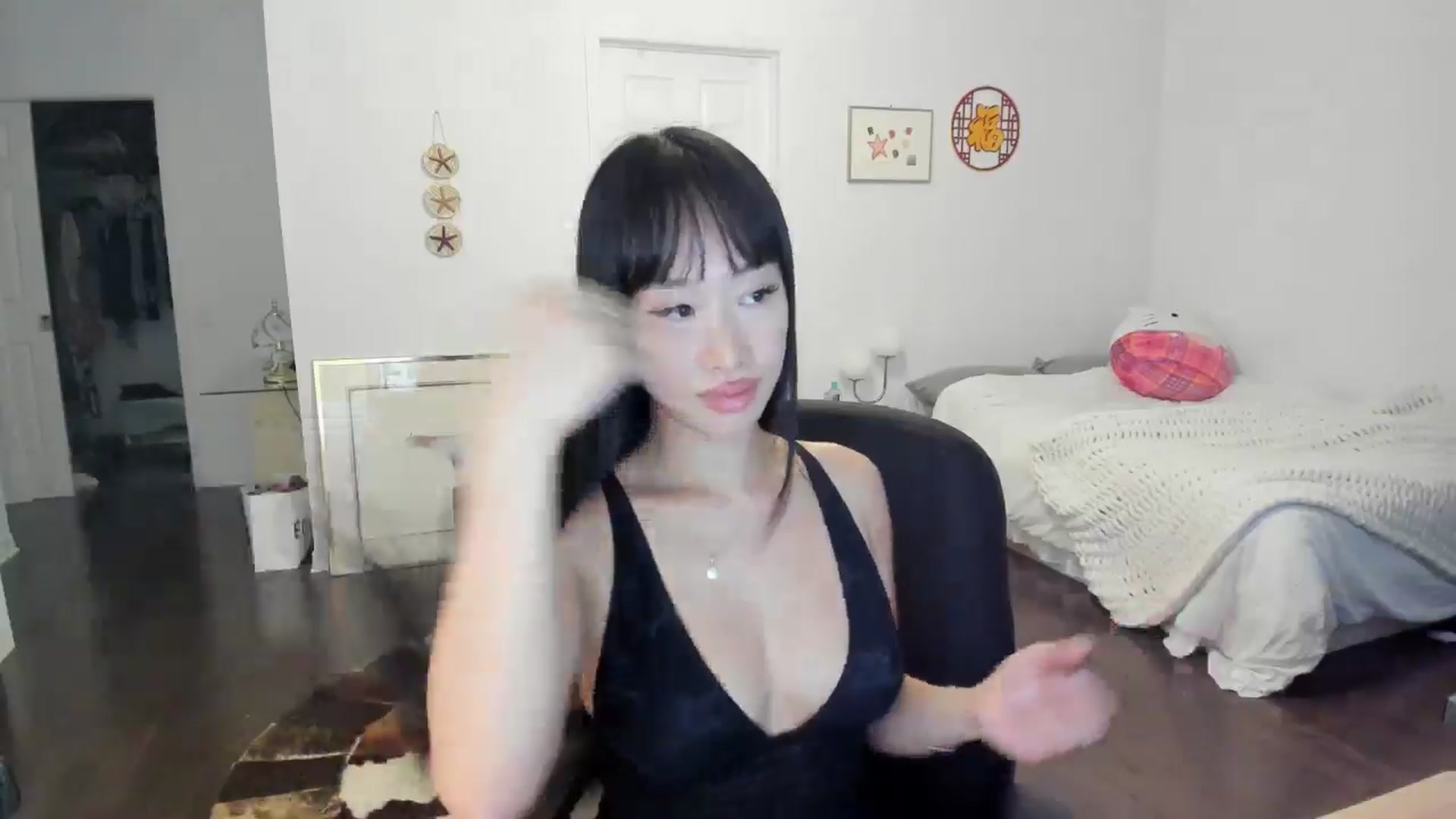 Gallery image thumbnail from BabieLee's myfreecams stream on, 05/26/2024, 18:16 image 3 of 20