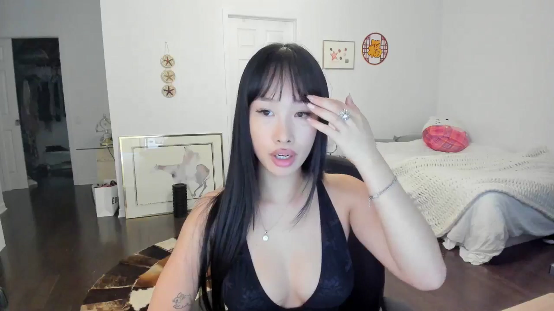 Gallery image thumbnail from BabieLee's myfreecams stream on, 05/26/2024, 18:16 image 4 of 20