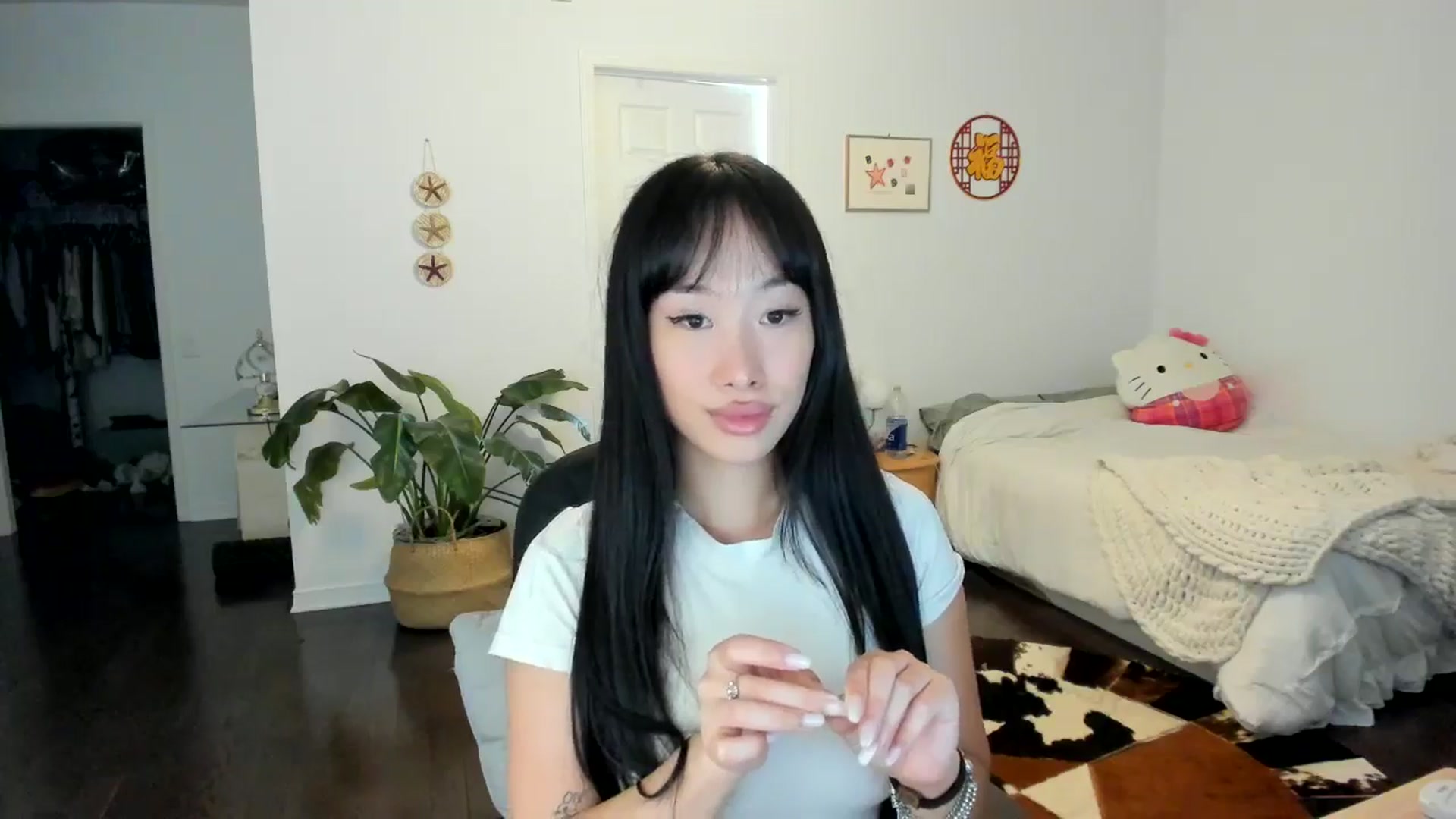Gallery image thumbnail from BabieLee's myfreecams stream on, 06/11/2024, 19:37 image 12 of 20