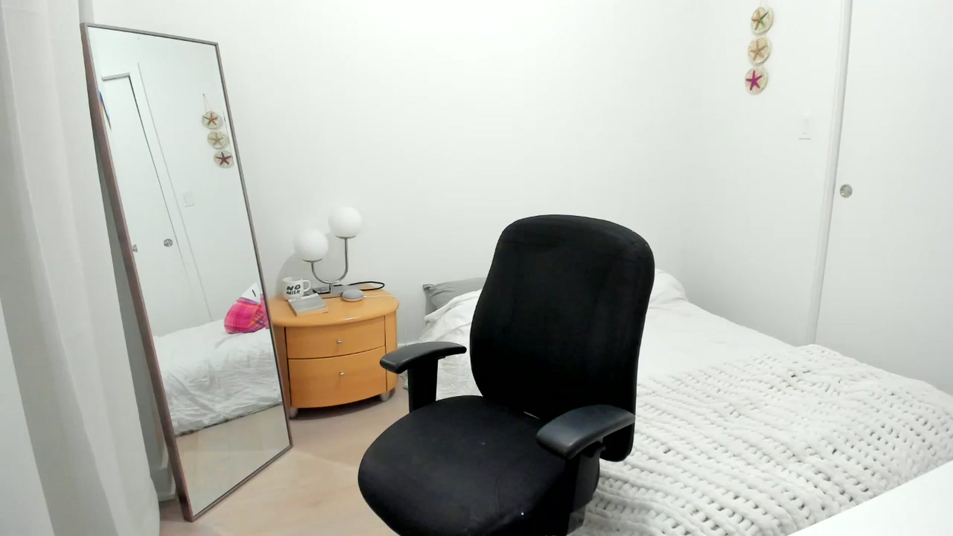 Gallery image thumbnail from BabieLee's myfreecams stream on, 08/02/2024, 02:21 image 13 of 20