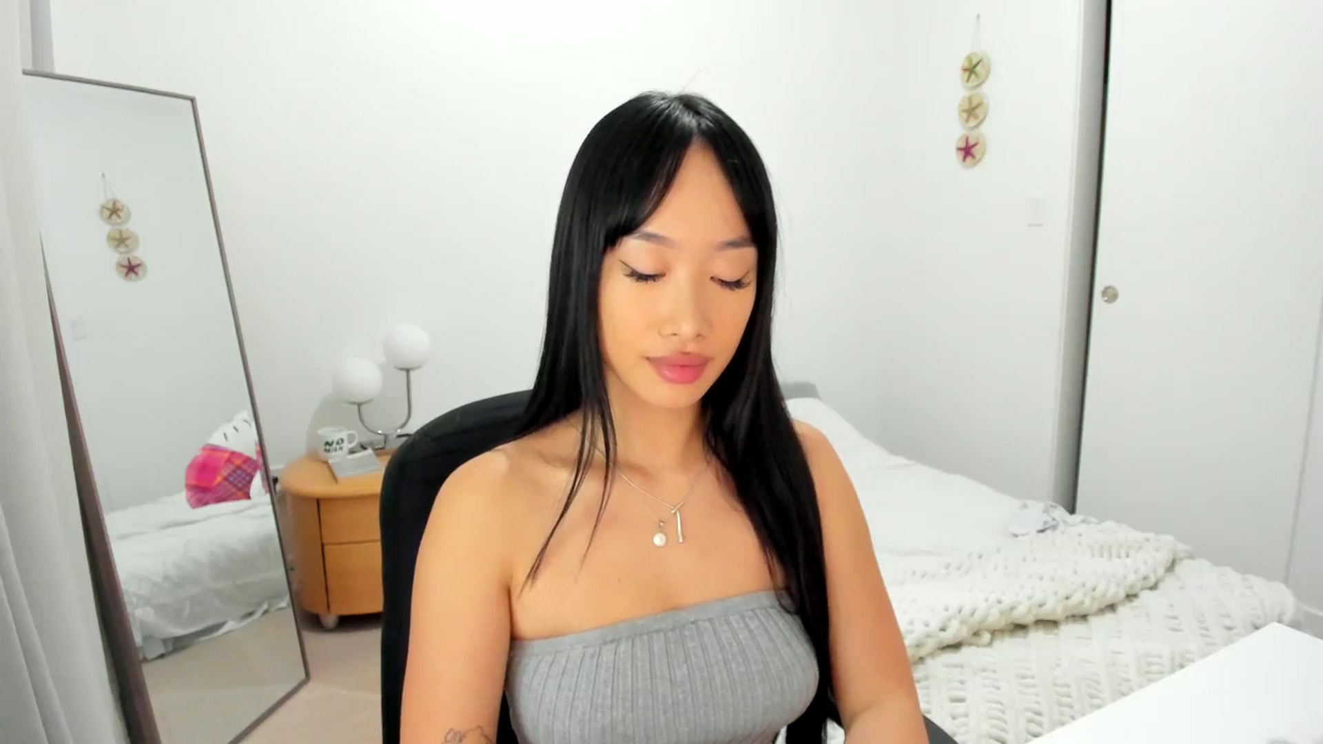 Gallery image thumbnail from BabieLee's myfreecams stream on, 08/10/2024, 04:39 image 7 of 20