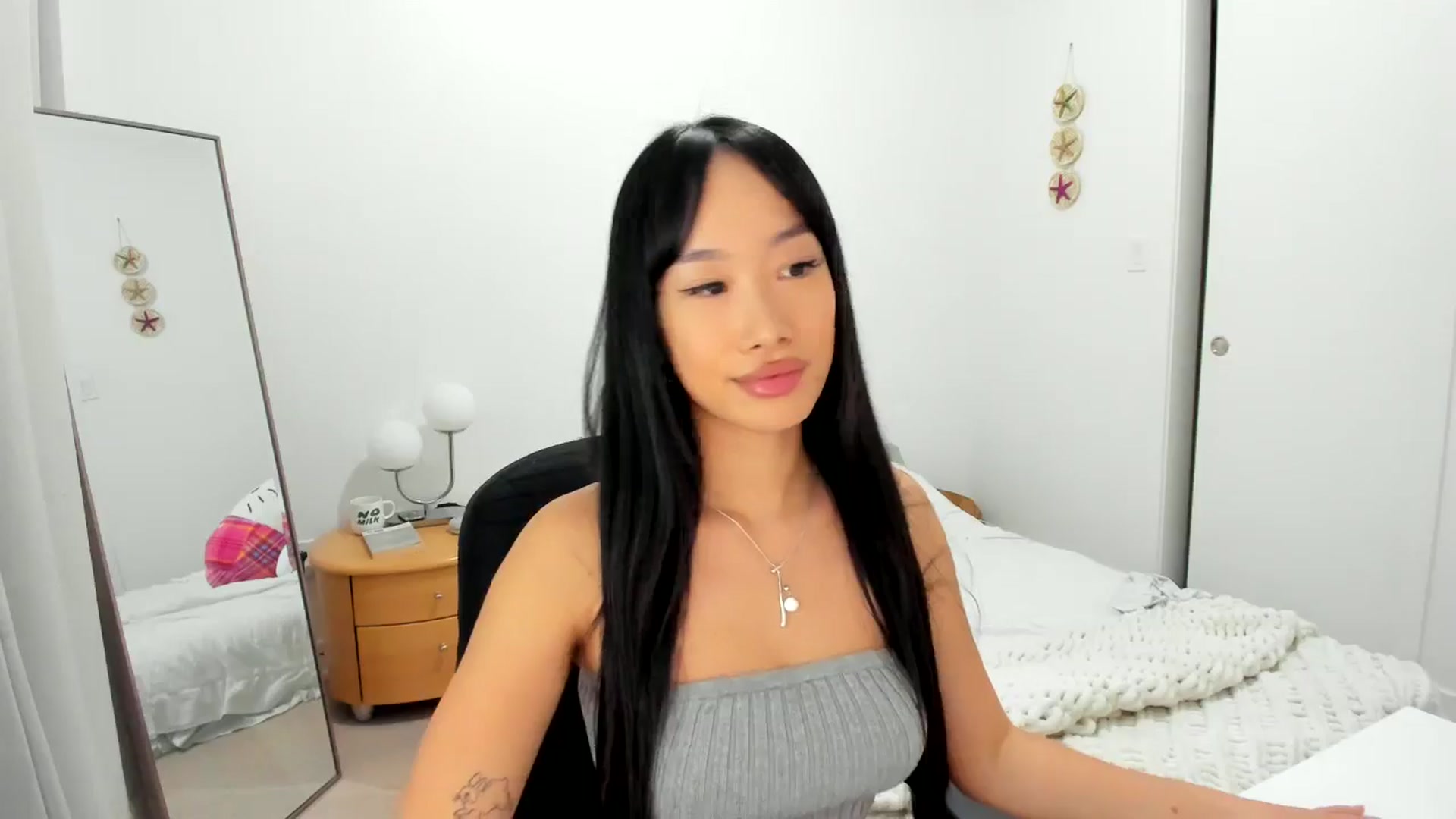 Gallery image thumbnail from BabieLee's myfreecams stream on, 08/10/2024, 05:17 image 5 of 20