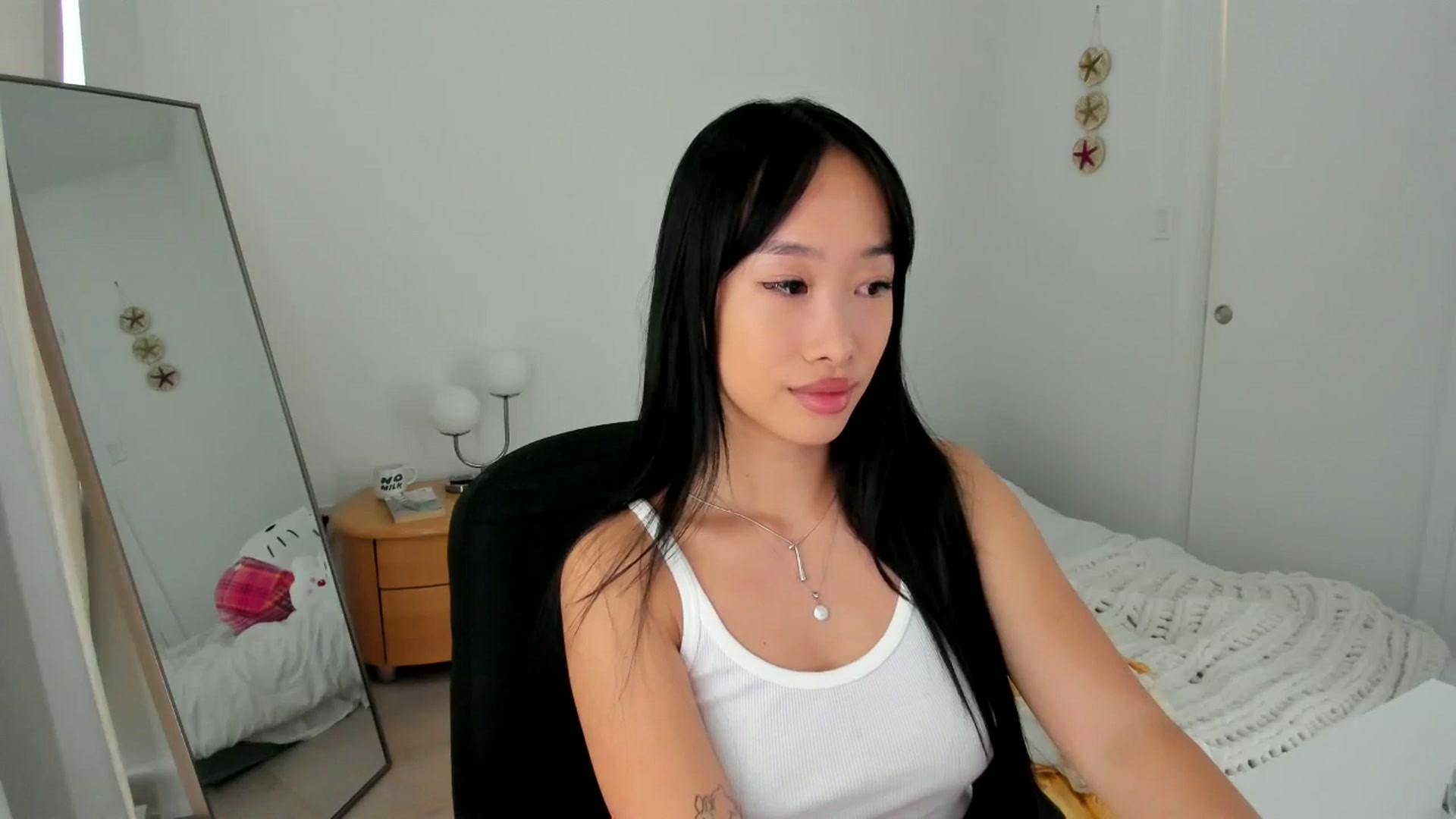 Gallery image thumbnail from BabieLee's myfreecams stream on, 08/15/2024, 18:09 image 3 of 20