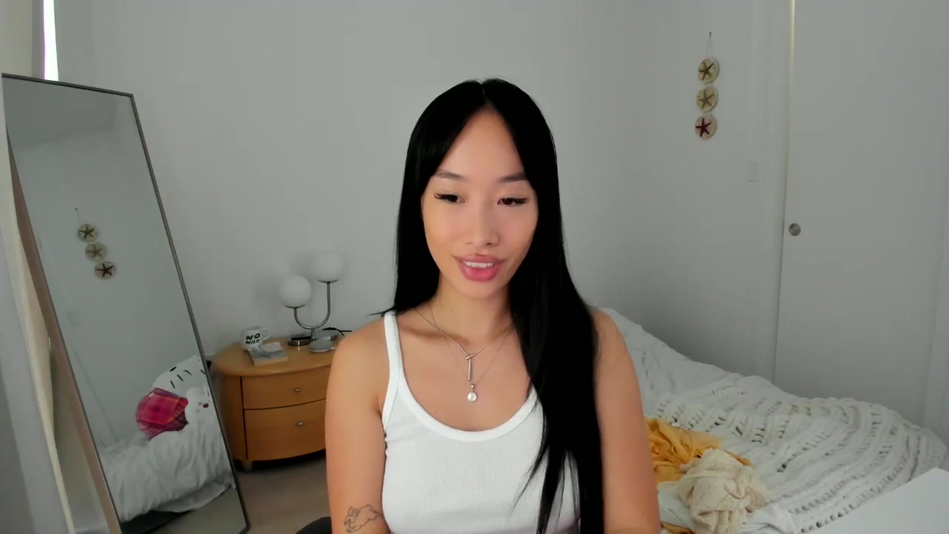 Gallery image thumbnail from BabieLee's myfreecams stream on, 08/15/2024, 18:09 image 11 of 20