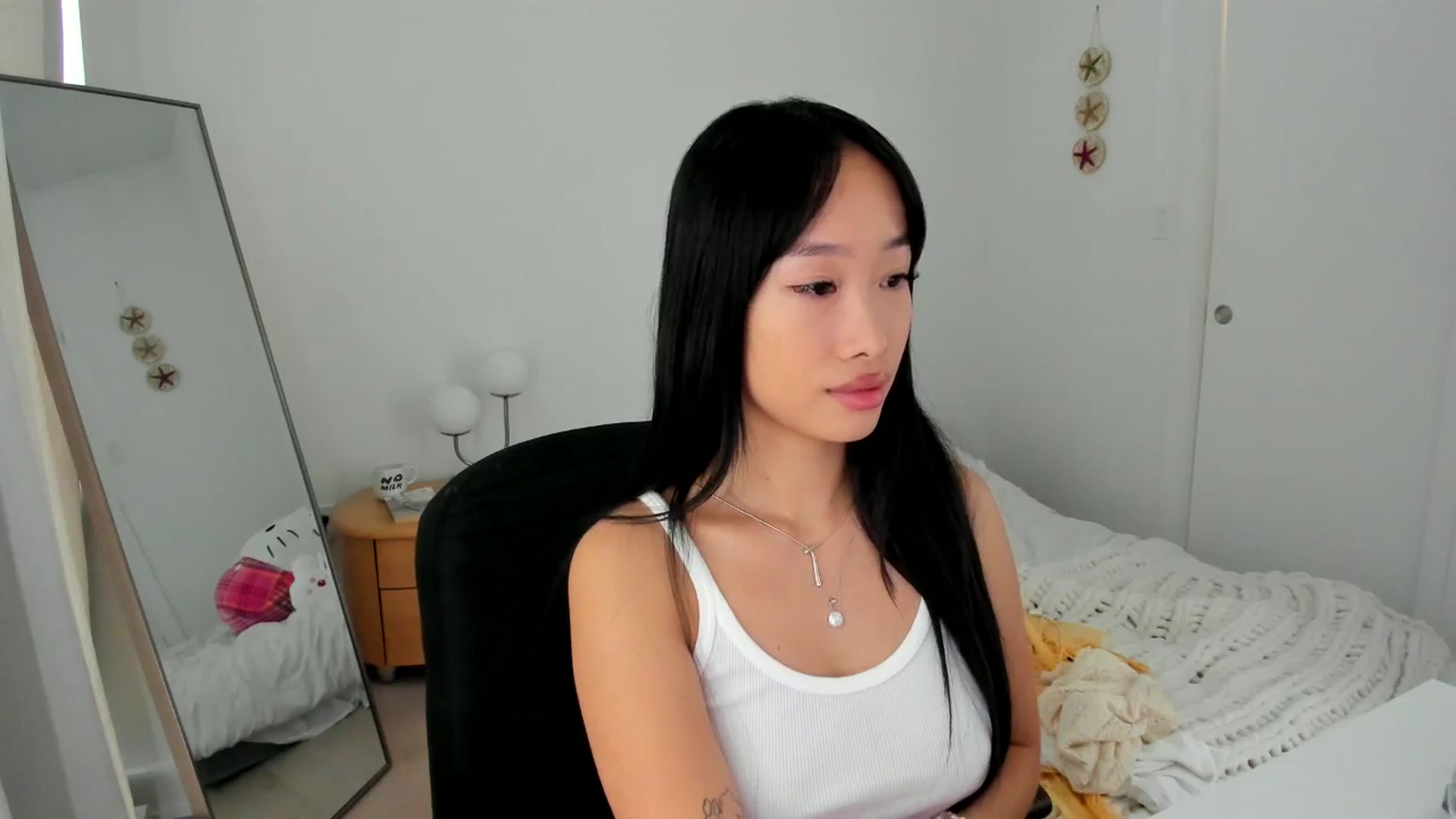 Gallery image thumbnail from BabieLee's myfreecams stream on, 08/15/2024, 18:09 image 4 of 20