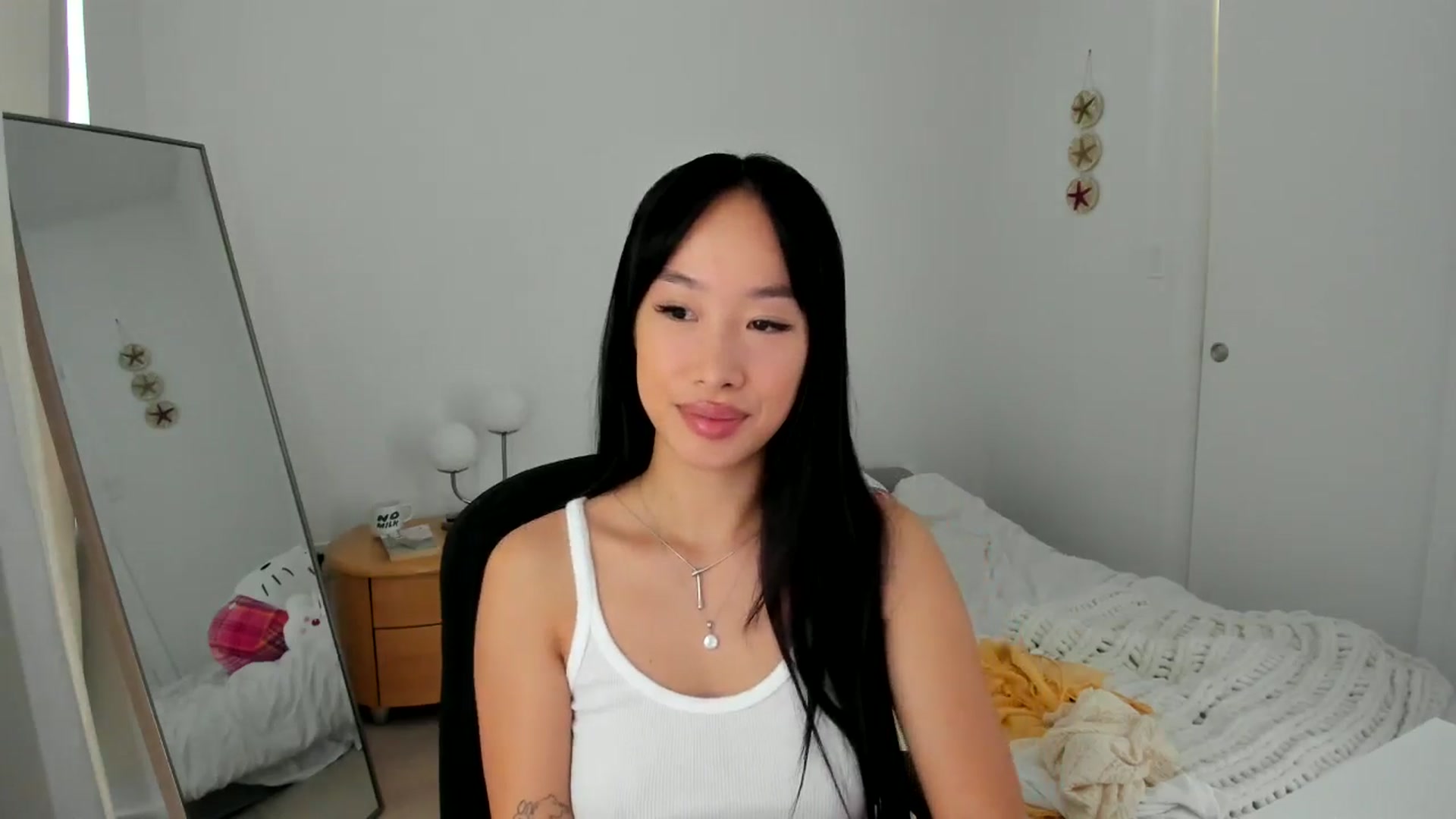 Gallery image thumbnail from BabieLee's myfreecams stream on, 08/15/2024, 18:09 image 10 of 20