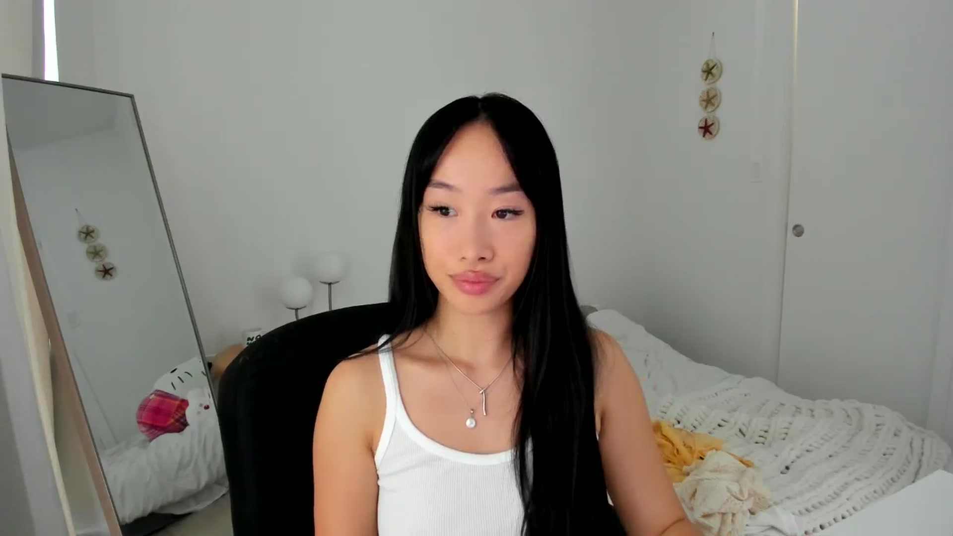 Gallery image thumbnail from BabieLee's myfreecams stream on, 08/15/2024, 18:09 image 19 of 20