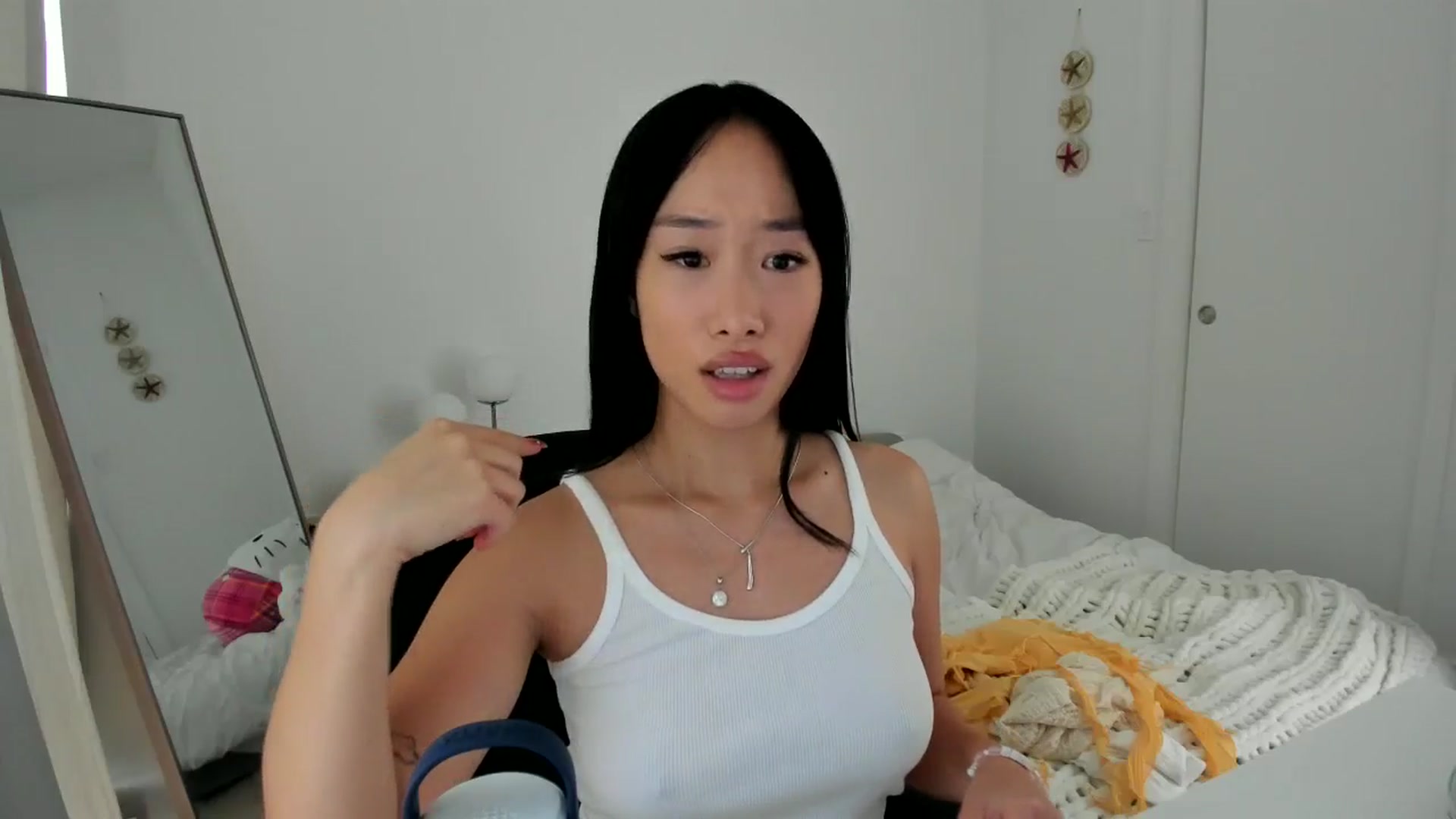 Gallery image thumbnail from BabieLee's myfreecams stream on, 08/15/2024, 19:31 image 12 of 20