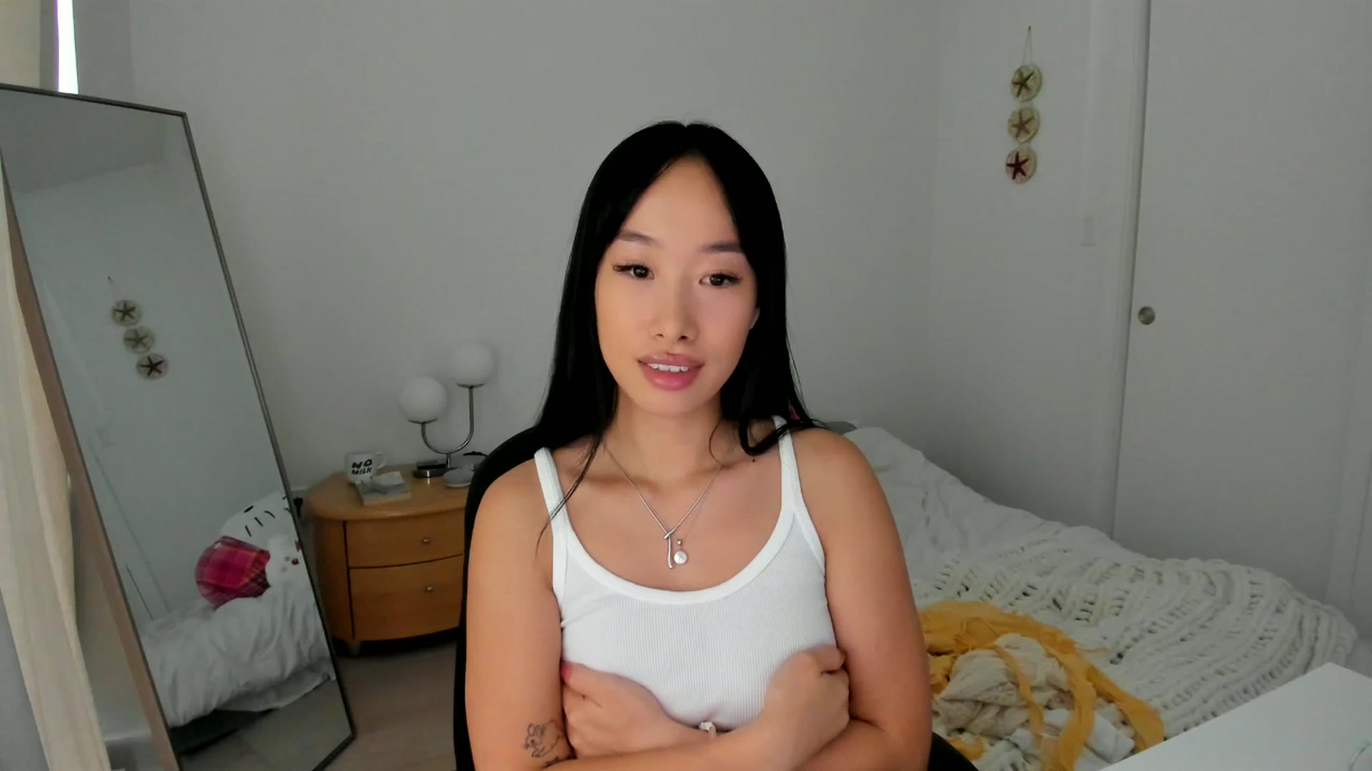 Gallery image thumbnail from BabieLee's myfreecams stream on, 08/15/2024, 19:31 image 7 of 20