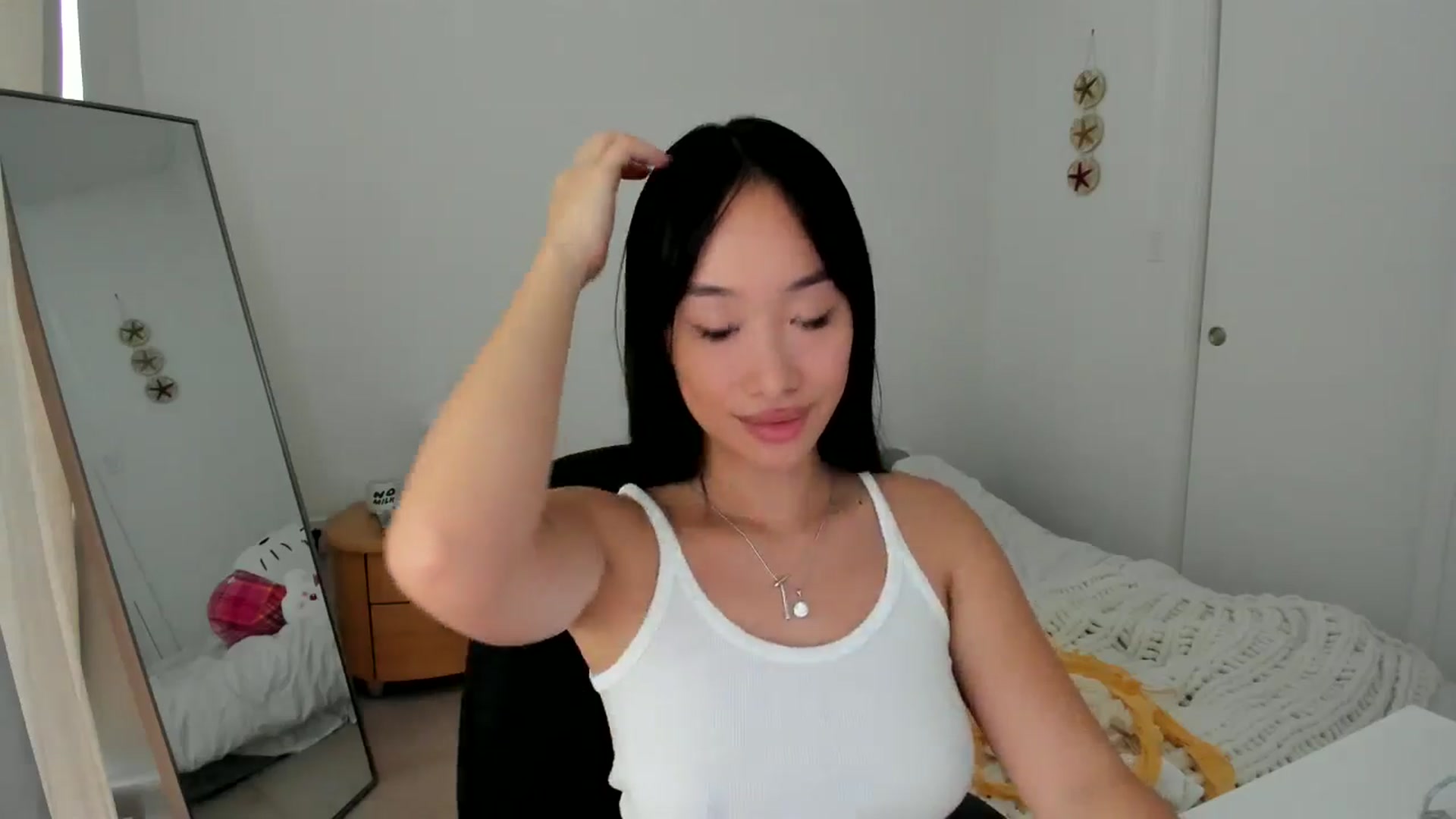 Gallery image thumbnail from BabieLee's myfreecams stream on, 08/15/2024, 19:31 image 2 of 20