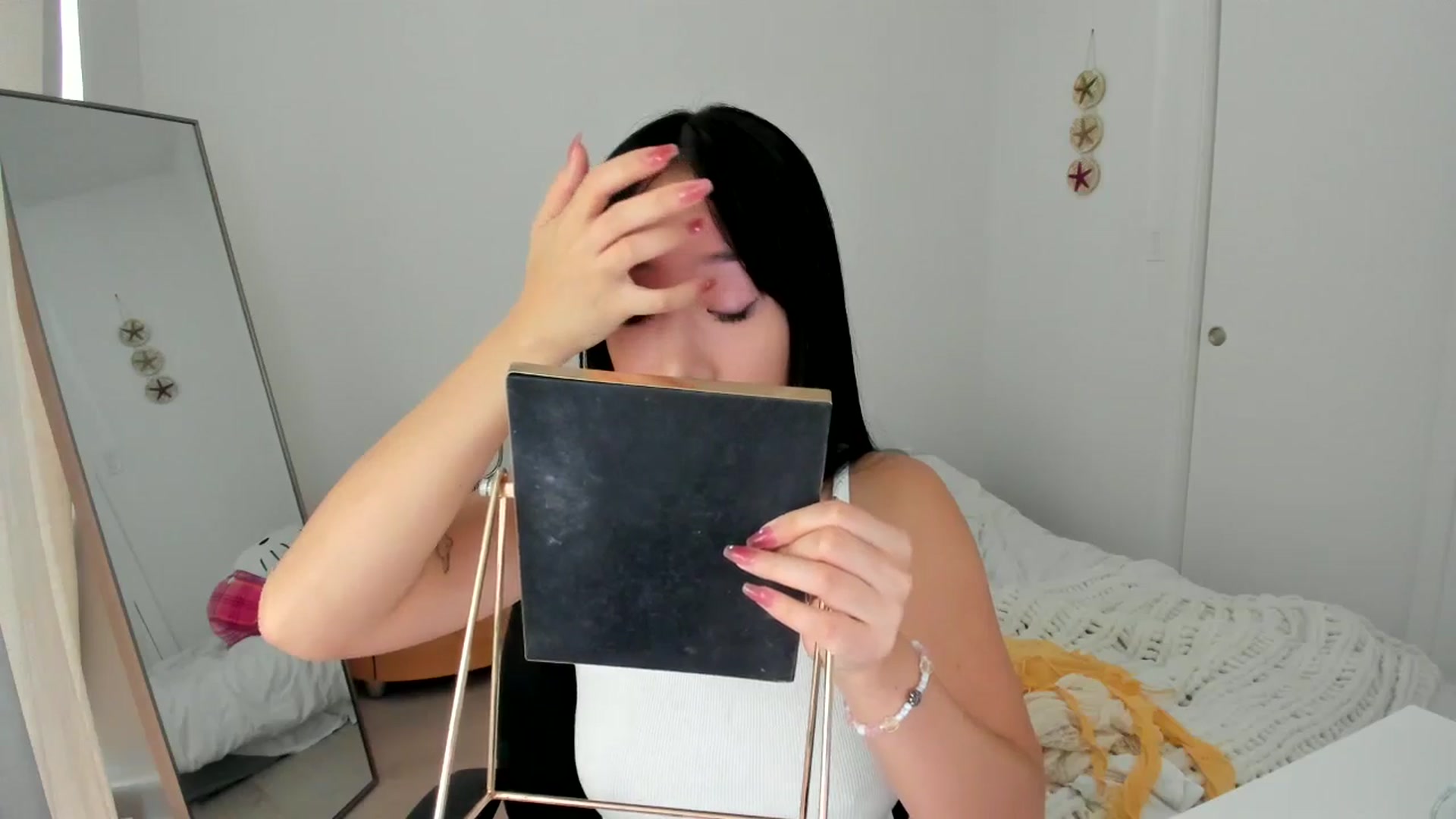 Gallery image thumbnail from BabieLee's myfreecams stream on, 08/15/2024, 19:31 image 5 of 20