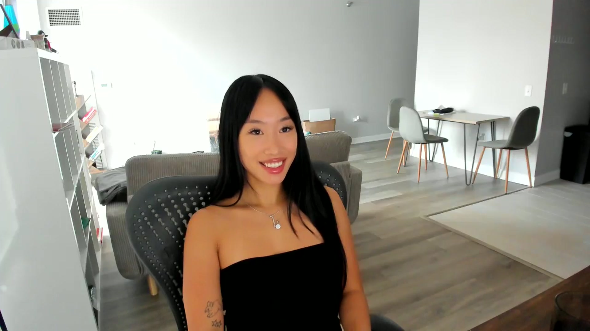 Gallery image thumbnail from BabieLee's myfreecams stream on, 08/28/2024, 17:53 image 17 of 20