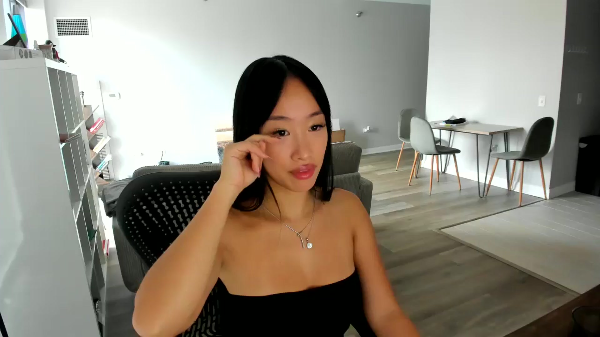 Gallery image thumbnail from BabieLee's myfreecams stream on, 08/28/2024, 17:53 image 10 of 20