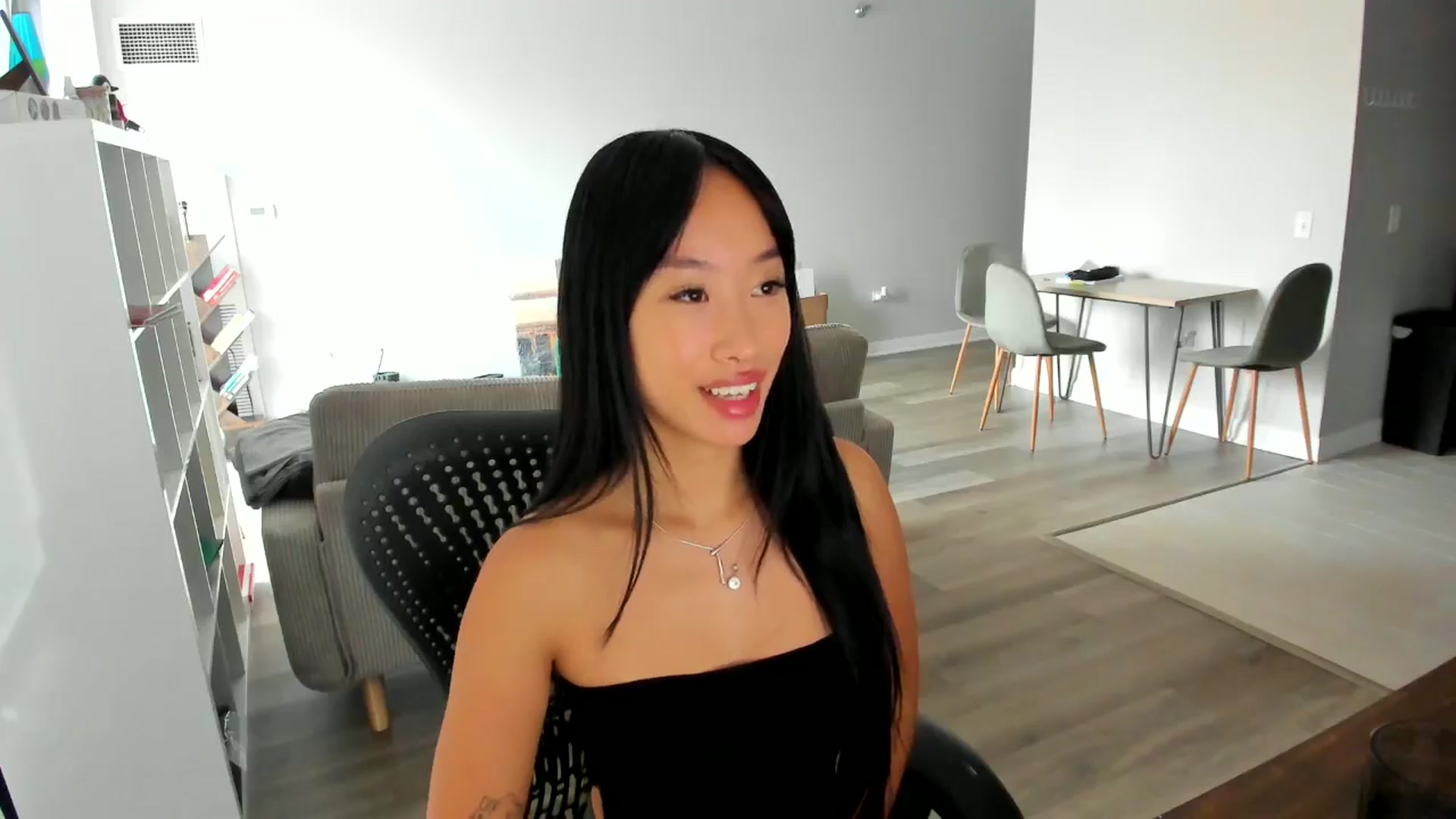 Gallery image thumbnail from BabieLee's myfreecams stream on, 08/28/2024, 17:53 image 14 of 20