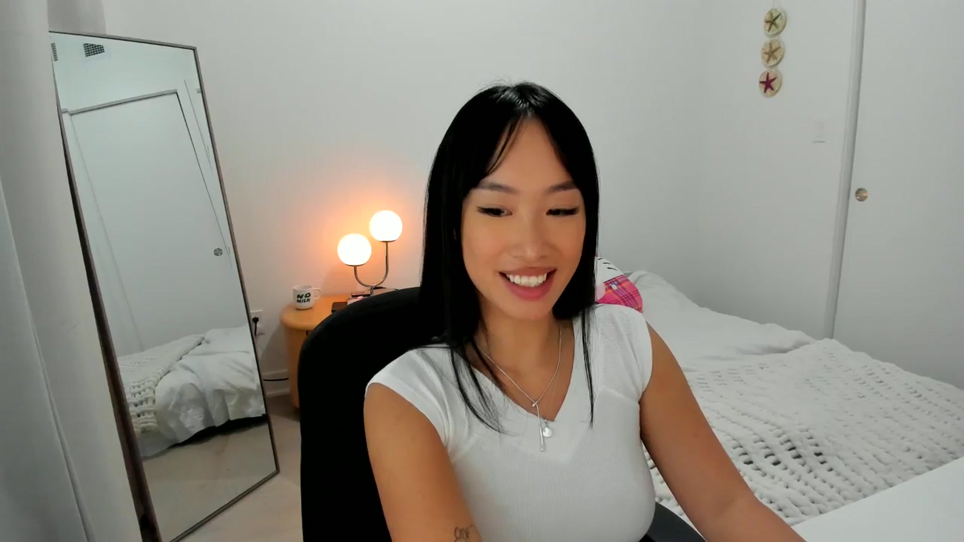 Gallery image thumbnail from BabieLee's myfreecams stream on, 09/07/2024, 03:14 image 9 of 20