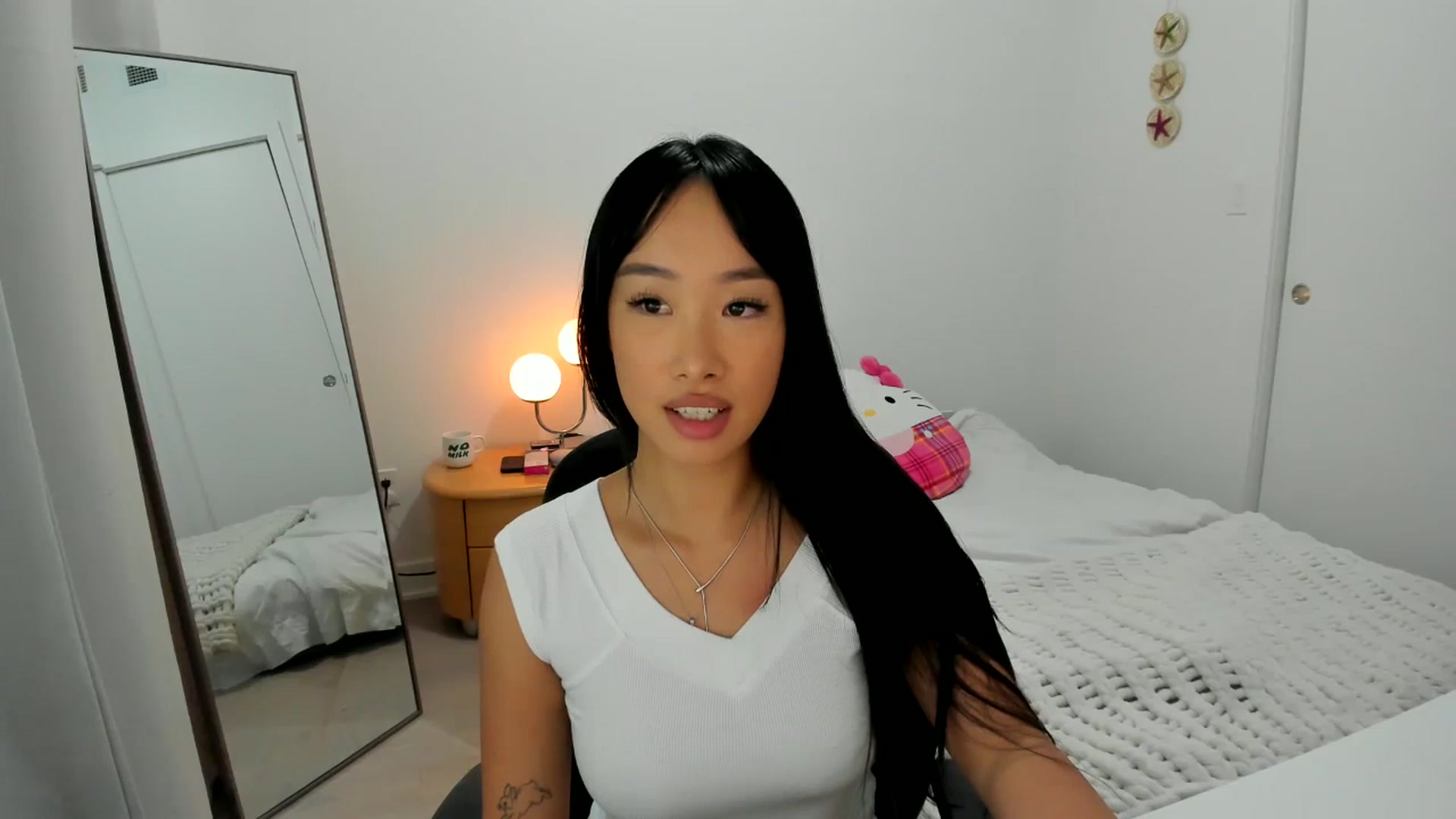 Gallery image thumbnail from BabieLee's myfreecams stream on, 09/07/2024, 03:14 image 18 of 20