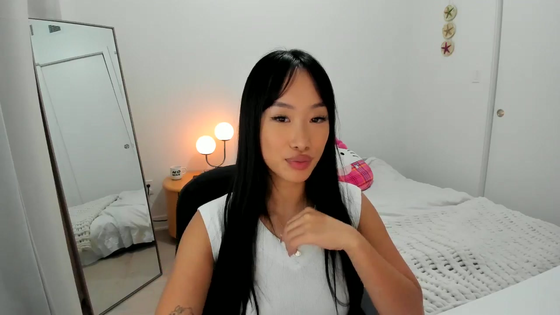 Gallery image thumbnail from BabieLee's myfreecams stream on, 09/07/2024, 03:14 image 7 of 20