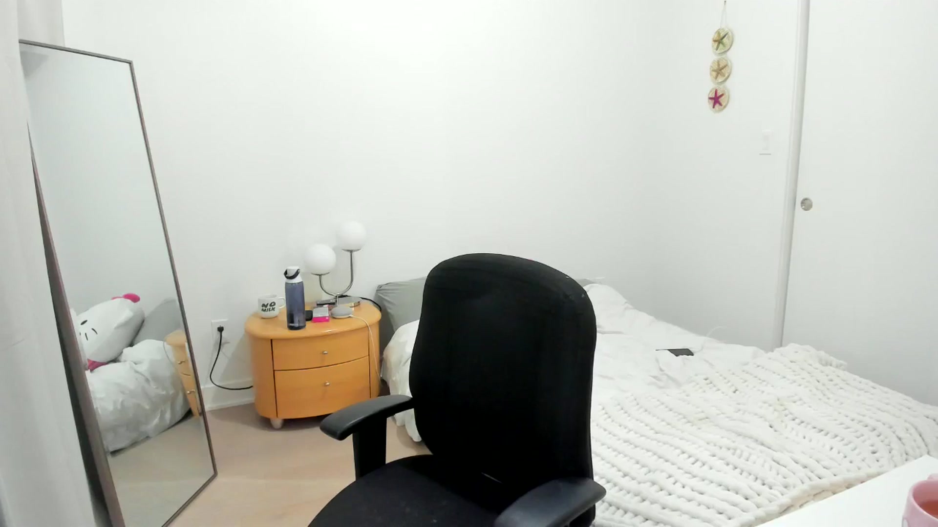 Gallery image thumbnail from BabieLee's myfreecams stream on, 09/10/2024, 03:19 image 3 of 20