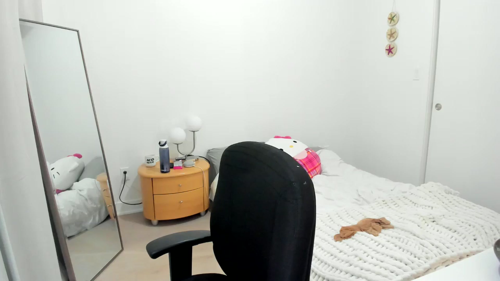 Gallery image thumbnail from BabieLee's myfreecams stream on, 09/10/2024, 03:19 image 20 of 20