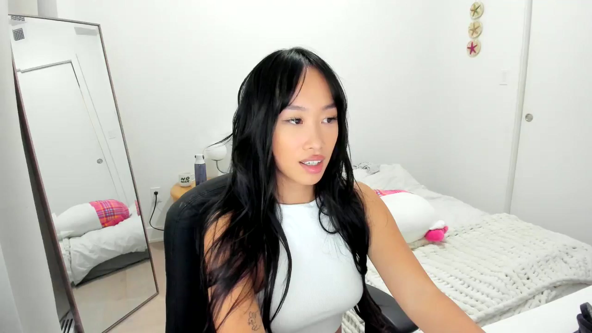 Gallery image thumbnail from BabieLee's myfreecams stream on, 09/11/2024, 24:24 image 14 of 20